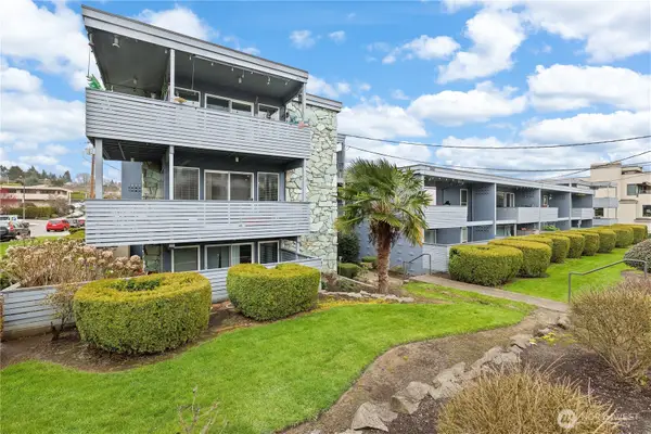 22612 6th Avenue S #15, Des Moines, WA 98198