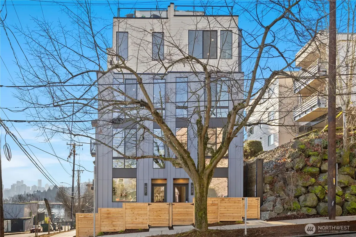 957 N 35th Street, Seattle, WA 98103 - #1