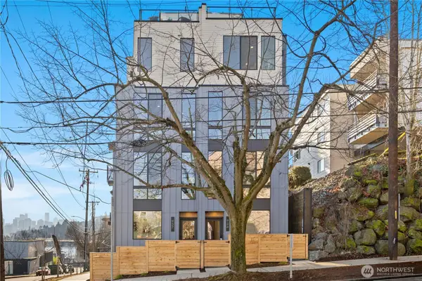 957 N 35th Street, Seattle, WA 98103