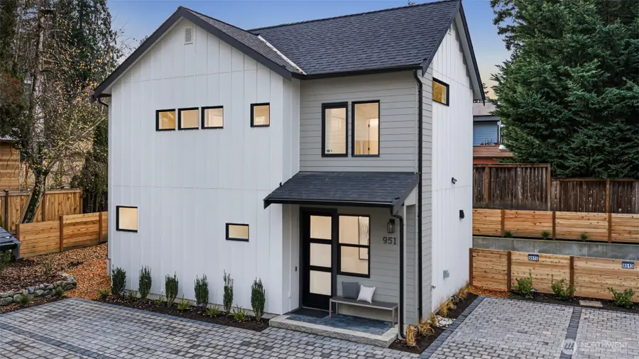 9513 132nd Avenue Ne, Kirkland, WA 98033 - #3