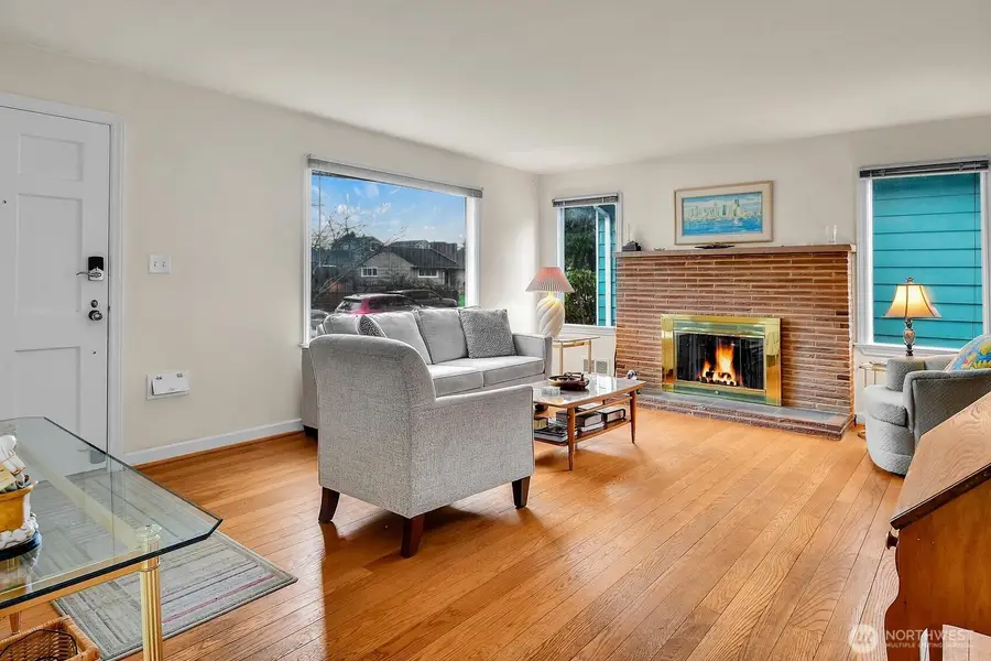 8317 30th Avenue Nw, Seattle, WA 98117 - #2