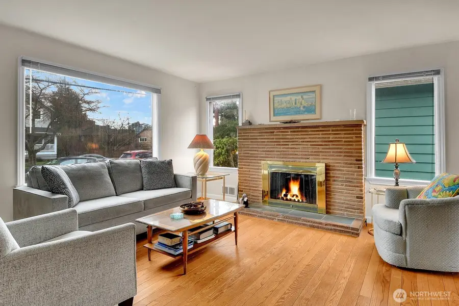 8317 30th Avenue Nw, Seattle, WA 98117 - #3