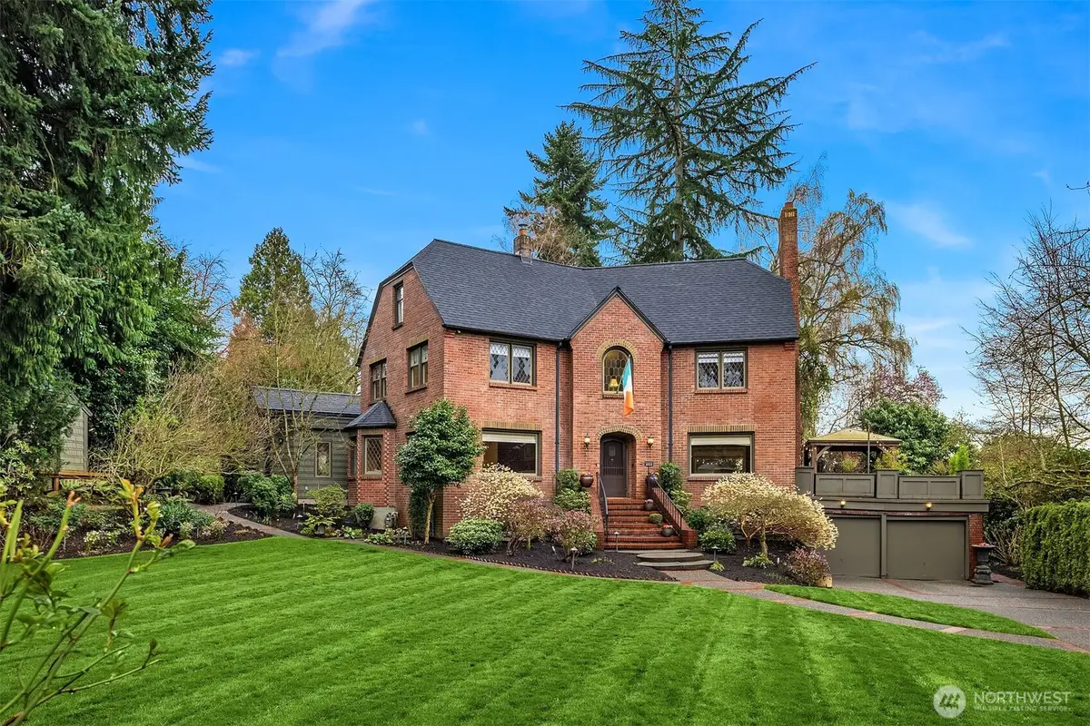 3333 43rd Avenue Ne, Seattle, WA 98105 - #1