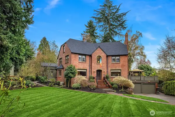 3333 43rd Avenue Ne, Seattle, WA 98105