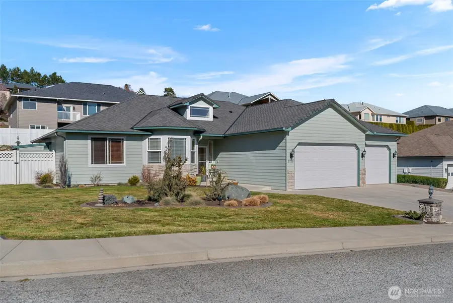 2220 Michael Brooke, Wenatchee, WA 98801 - #2