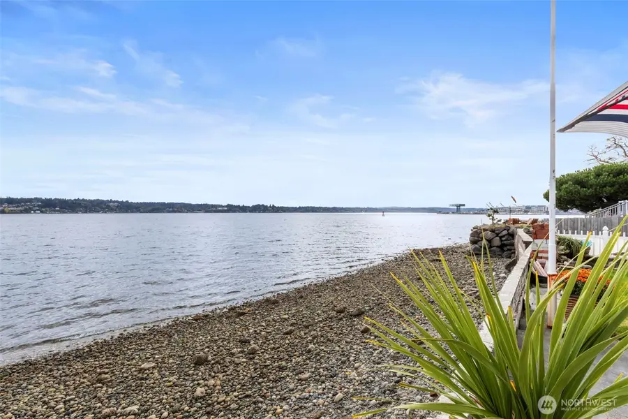 609 Shore Dr, Bremerton, WA 98310 - #2