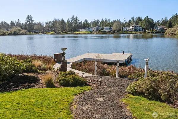 385 Eagle Nest Court Se, Ocean Shores, WA 98569