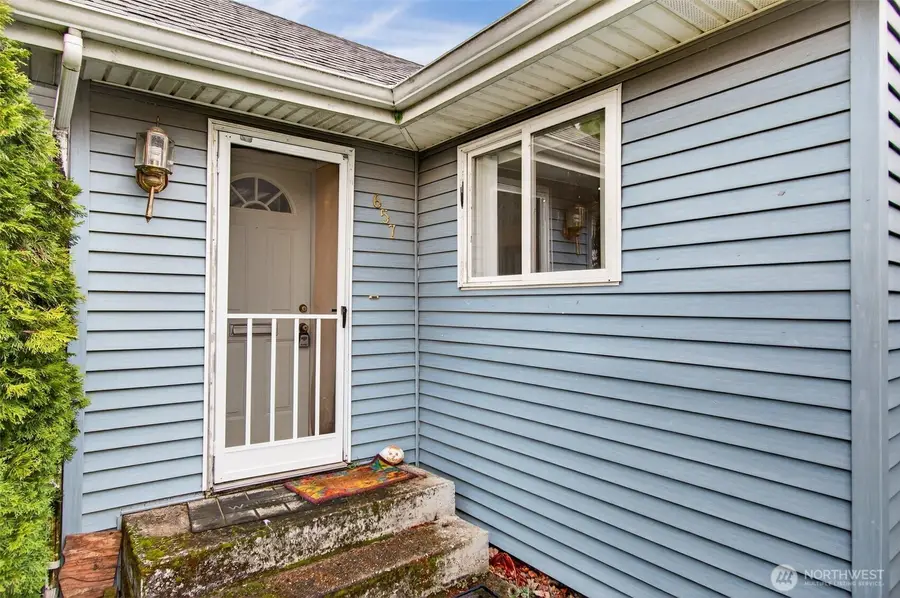 657 17th Avenue, Longview, WA 98632 - #2
