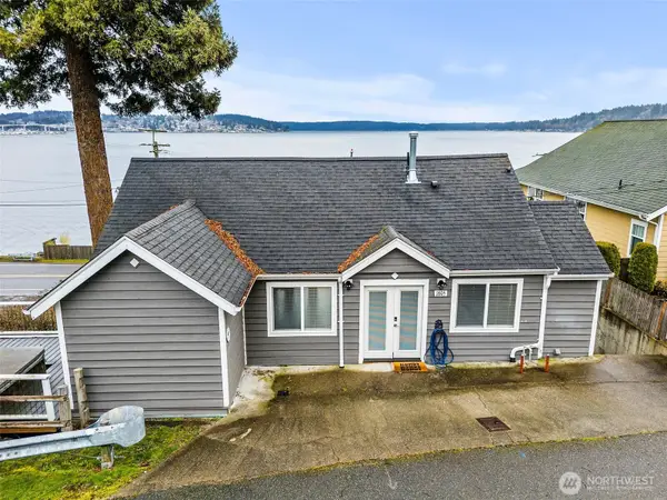 1805 Lawrence Street, Port Orchard, WA 98366