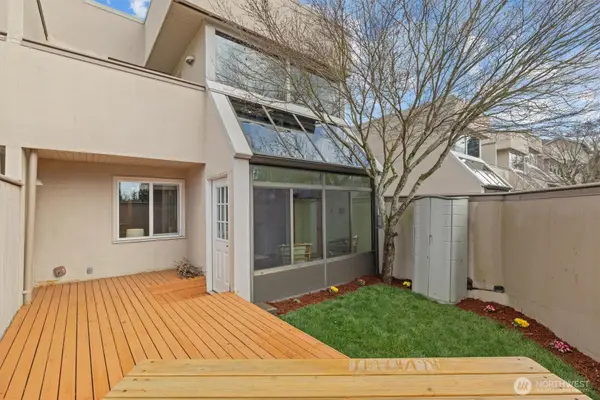 8225 212th Street Sw #304, Edmonds, WA 98026