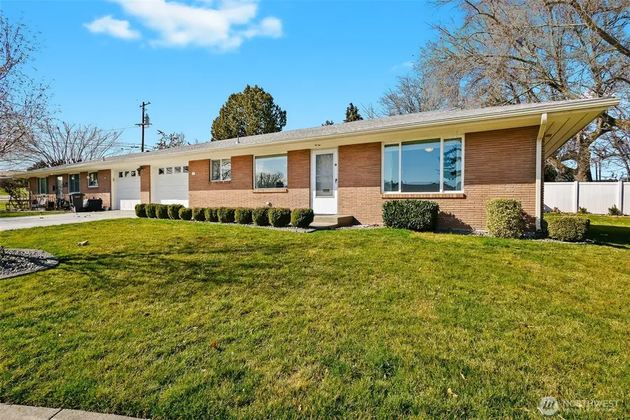 404 N 39th Avenue, Yakima, WA 98902 - #3