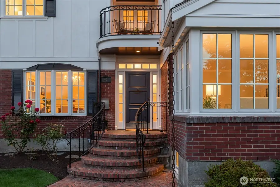 1915 35th Avenue W, Seattle, WA 98199 - #2