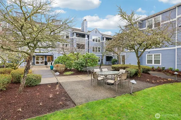 3935 226th Place Se #207, Issaquah, WA 98029