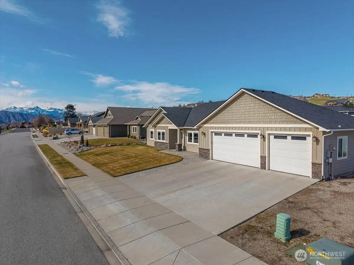 819 Autumn Crest Drive, Wenatchee, WA 98801 - #1