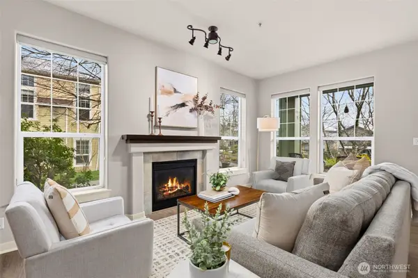 7709 Fairway Avenue Se #102, Snoqualmie, WA 98065