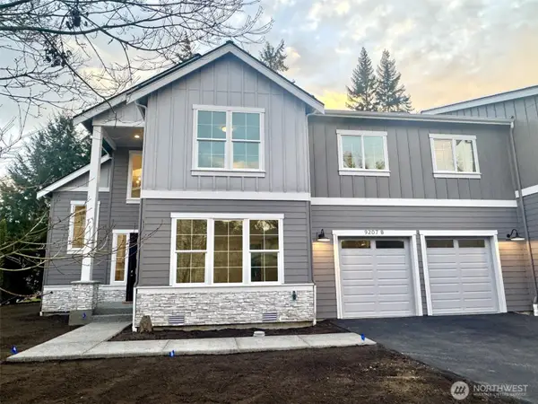 9207 NE 175th Street #B, Bothell, WA 98011