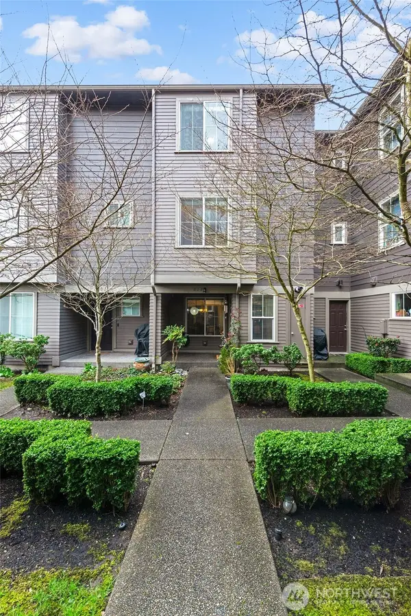 877 5th Pl Ne, Issaquah, WA 98029