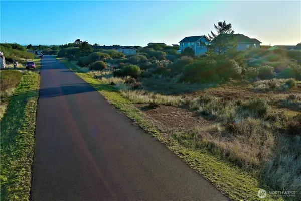 421 S Bel Air Loop #43, Ocean Shores, WA 98569