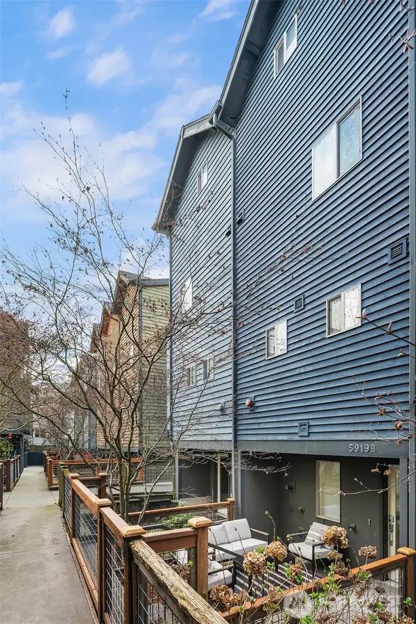 5919 California Avenue Sw #B, Seattle, WA 98136