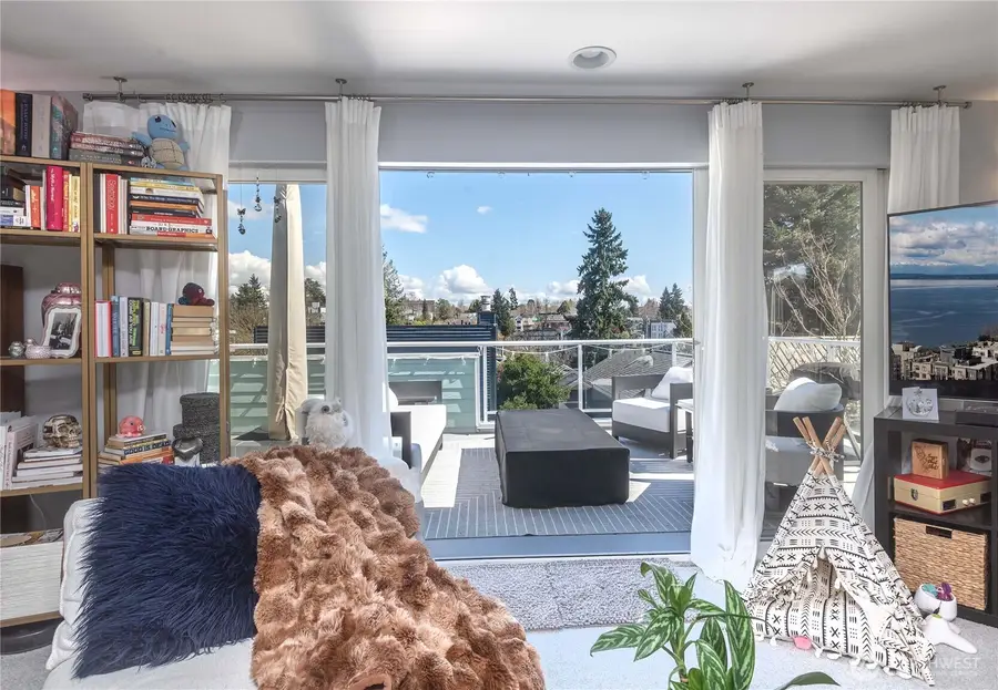 4258 N Whitman Avenue, Seattle, WA 98103 - #2