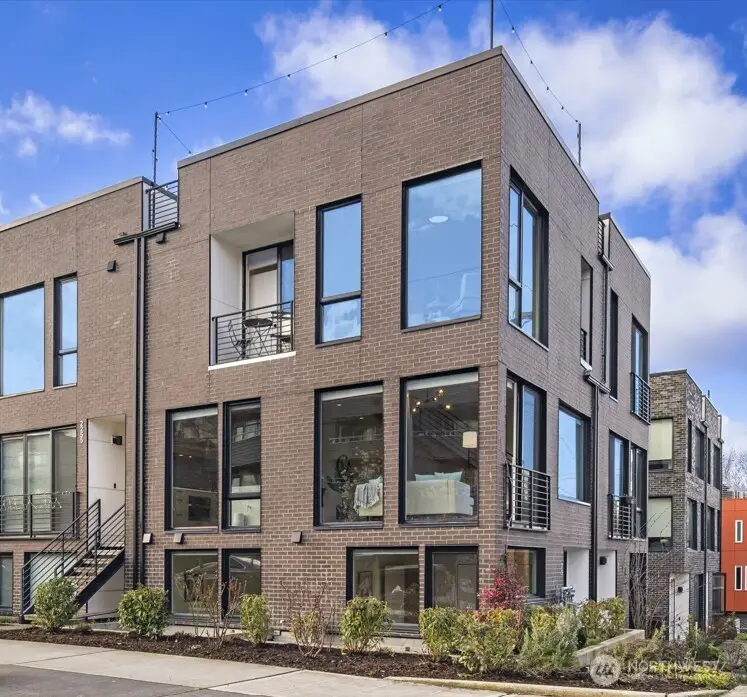 73 E Lynn St, Seattle, WA 98102 - #1