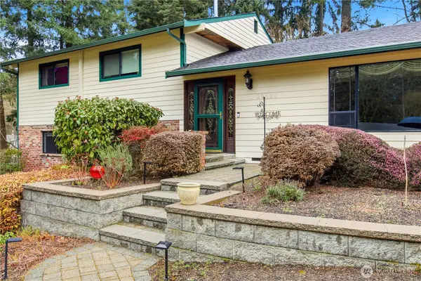 29820 6th Avenue S, Federal Way, WA 98003