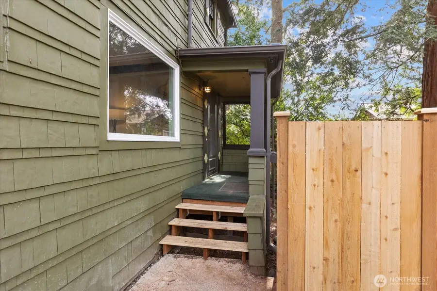 10740 Interlake Avenue N, Seattle, WA 98133 - #2