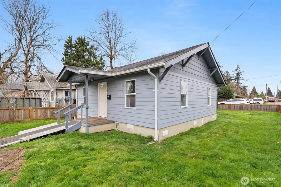 313 Rosewood St, Kelso, WA 98626 - #3