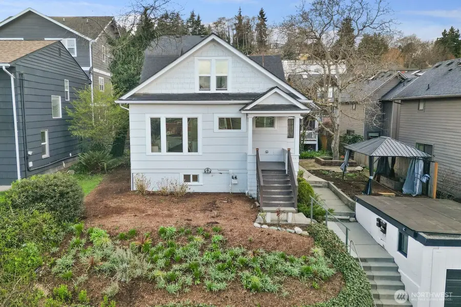 3443 21st Avenue W, Seattle, WA 98199 - #2