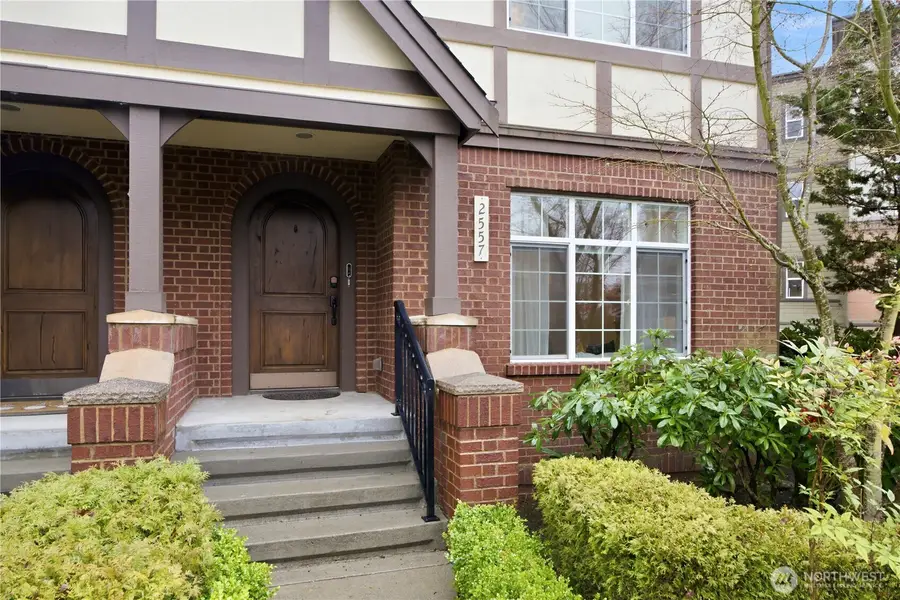 2557 Ne Park Dr, Issaquah, WA 98029 - #3