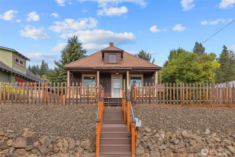 110 W 3rd Street, Cle Elum, WA 98922 - #3