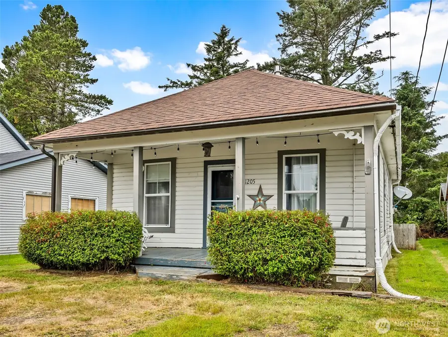 1205 49th Street, Seaview, WA 98644 - #2