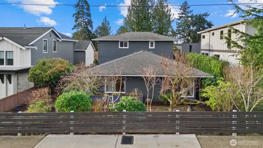 221 8th Avenue W, Kirkland, WA 98033 - #2