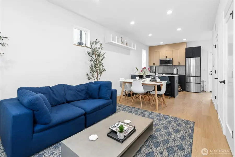 10354 Wallingford Avenue N #B, Seattle, WA 98133 - #2