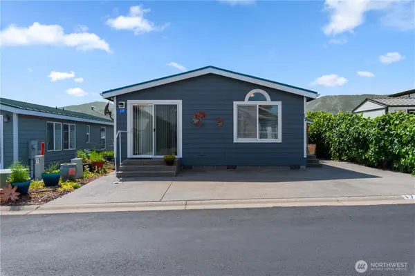 1000 State Route 150 #17, Manson, WA 98831