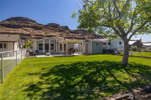 878 SW Hunter Avenue, Quincy, WA 98848