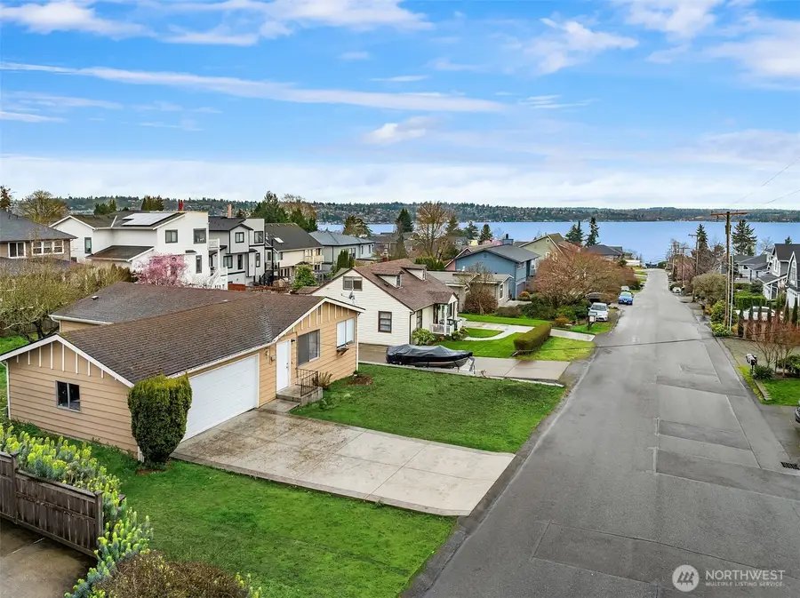 1111 N 33rd Street, Renton, WA 98056 - #2