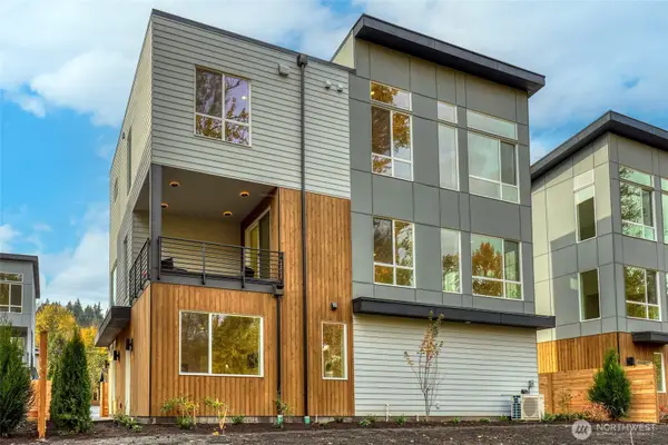 10626 E Riverside Dr, Bothell, WA 98011