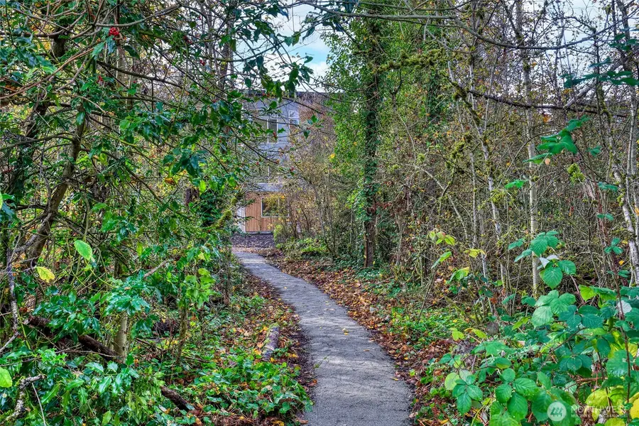 10626 E Riverside Dr, Bothell, WA 98011 - #2