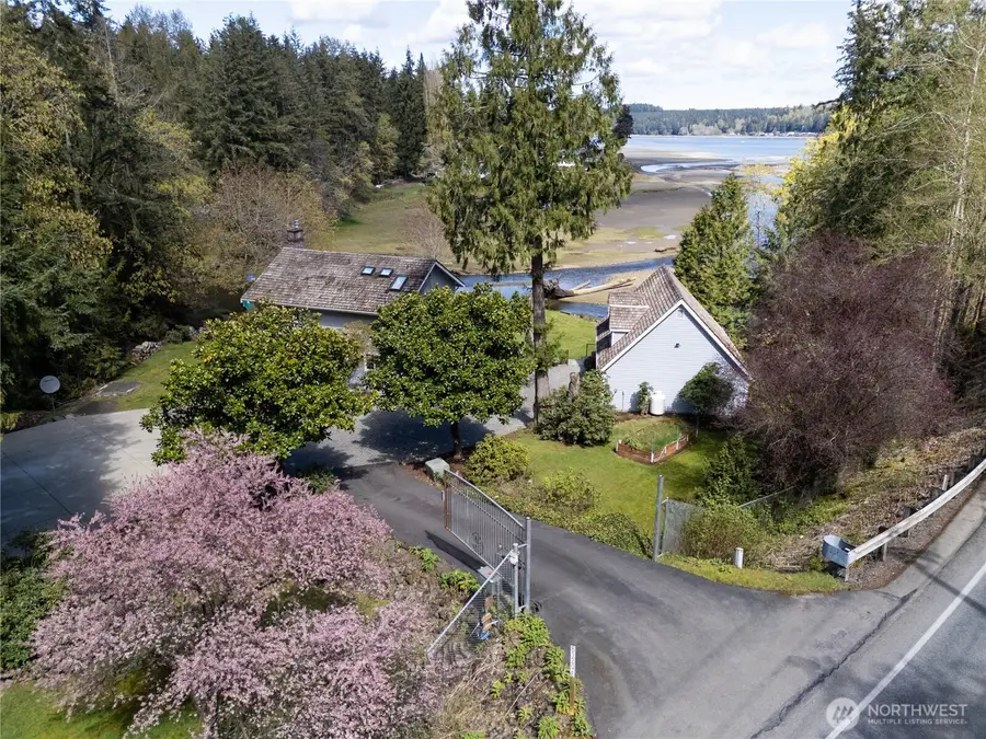 8320 E Grapeview Loop Road, Allyn, WA 98524 - #3