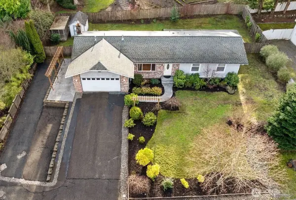 2952 216th Place Sw, Brier, WA 98036