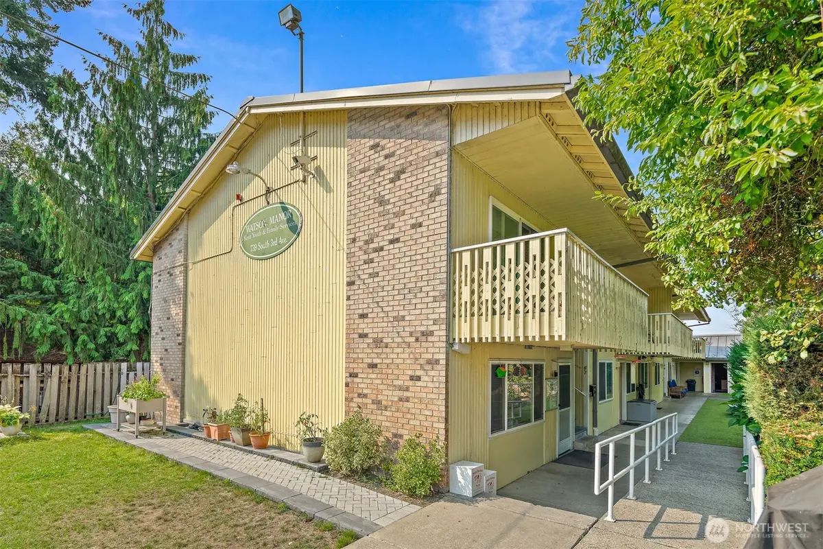 739 3rd Avenue S, Kent, WA 98032 - #1