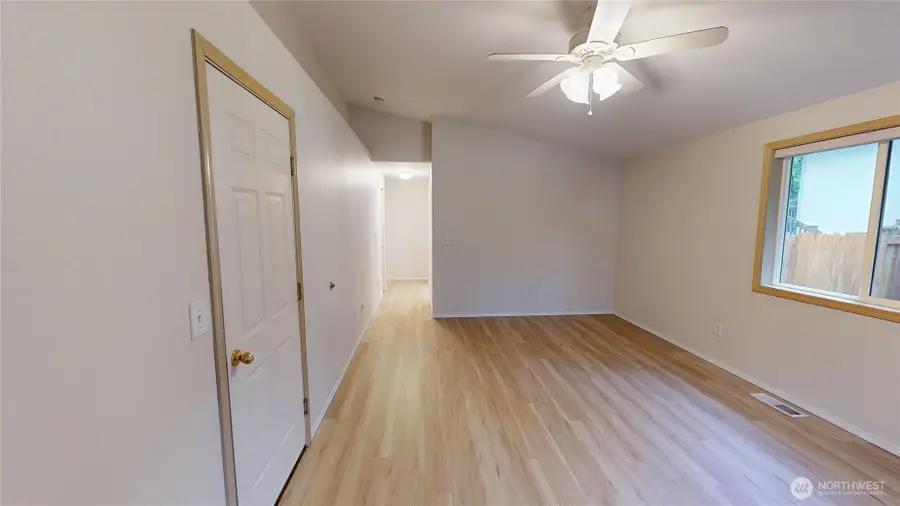 1200 N 12th Place, Mount Vernon, WA 98273 - #3