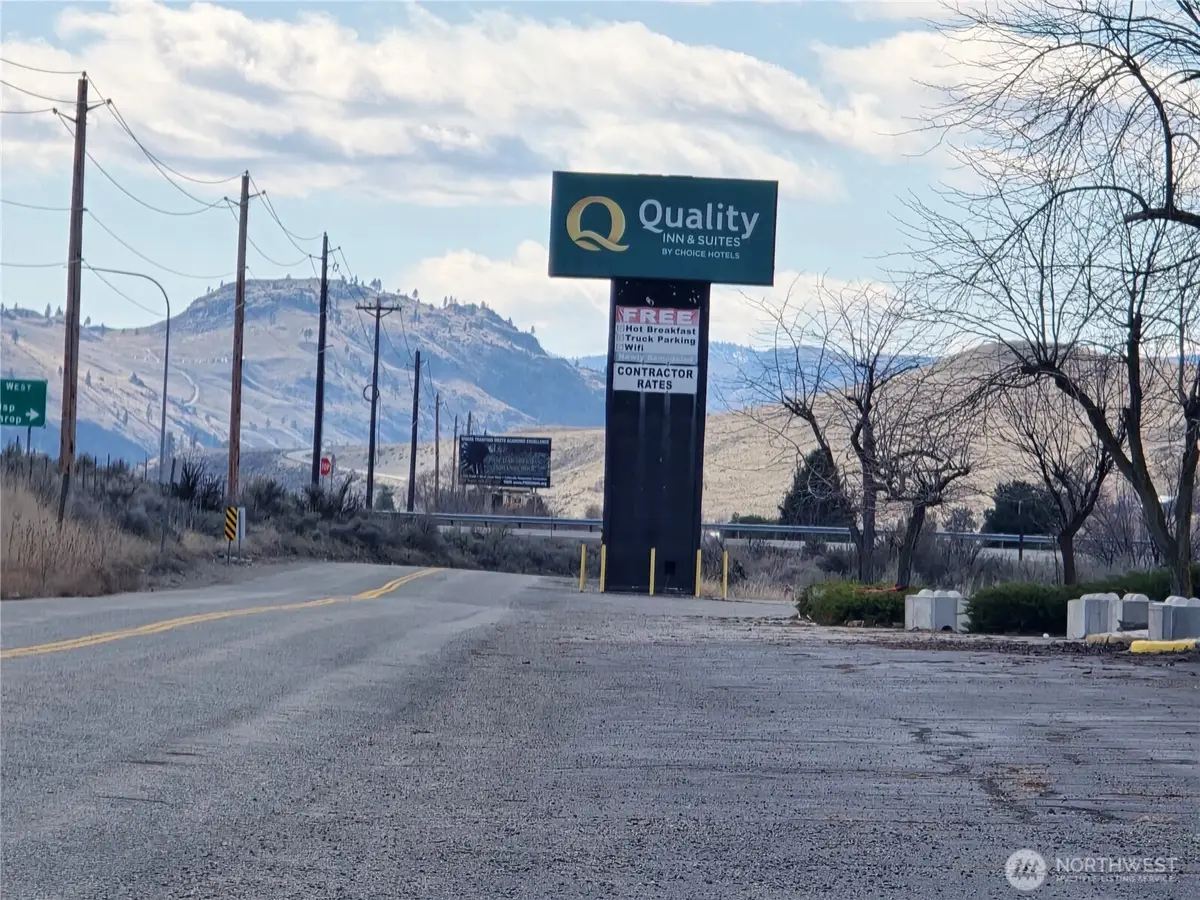 11 Appleway, Okanogan, WA 98840 - #1