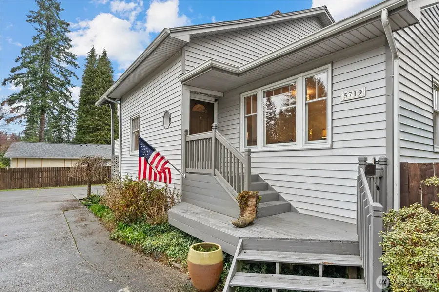 5719 East Drive, Everett, WA 98203 - #3