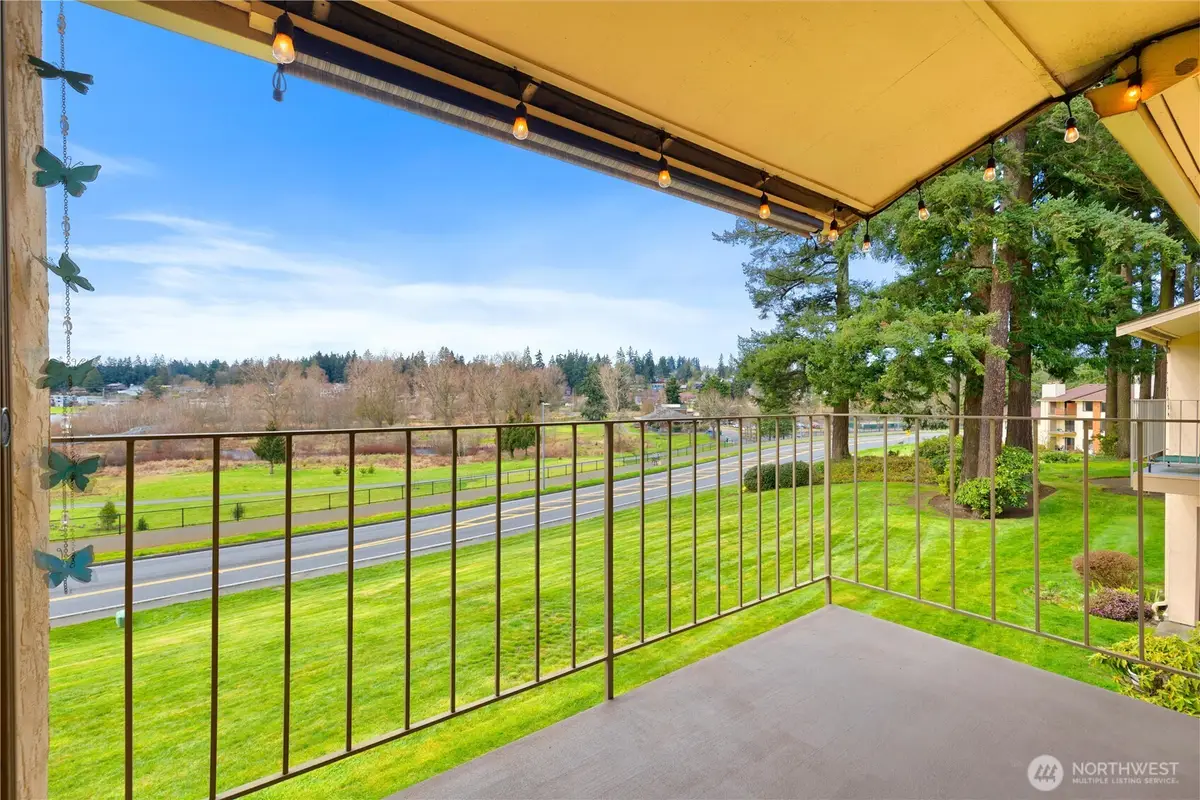 23305 Lakeview Drive #C204, Mountlake Terrace, WA 98043 - #1