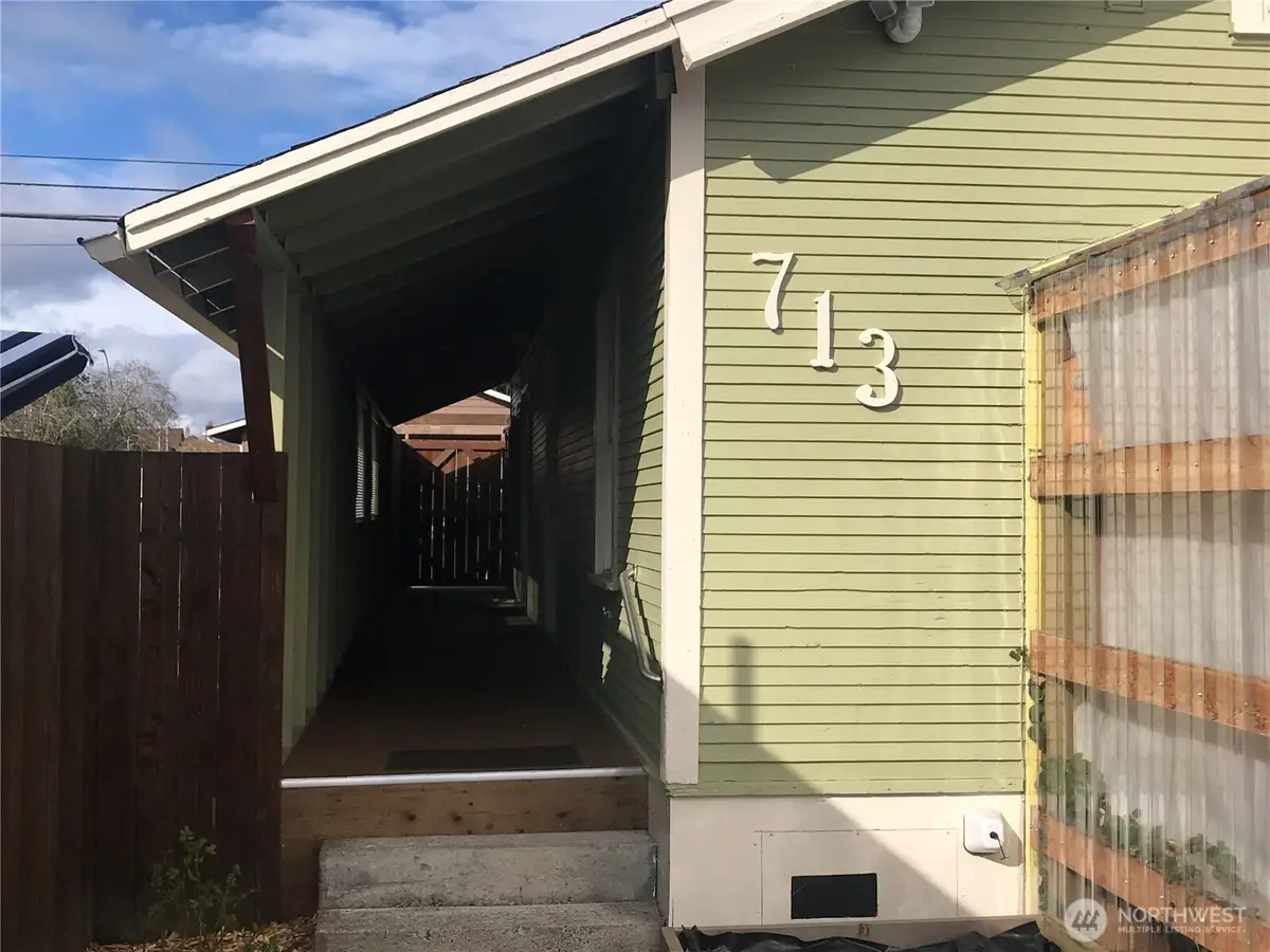 713 N Tower Avenue #A/B, Centralia, WA 98531 - #1