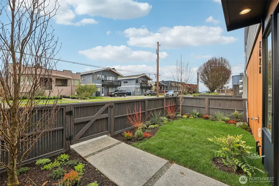 2628 58th Avenue Sw, Seattle, WA 98116 - #3