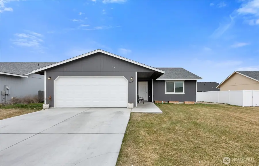 1314 W Polo Ridge Drive, Moses Lake, WA 98837 - #2