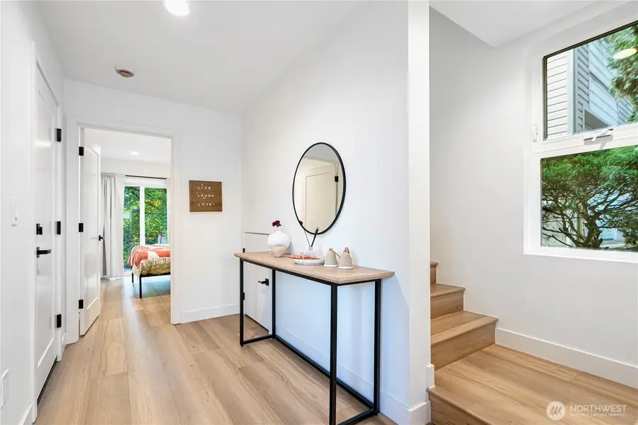 8522 23rd Avenue Ne, Seattle, WA 98115 - #2